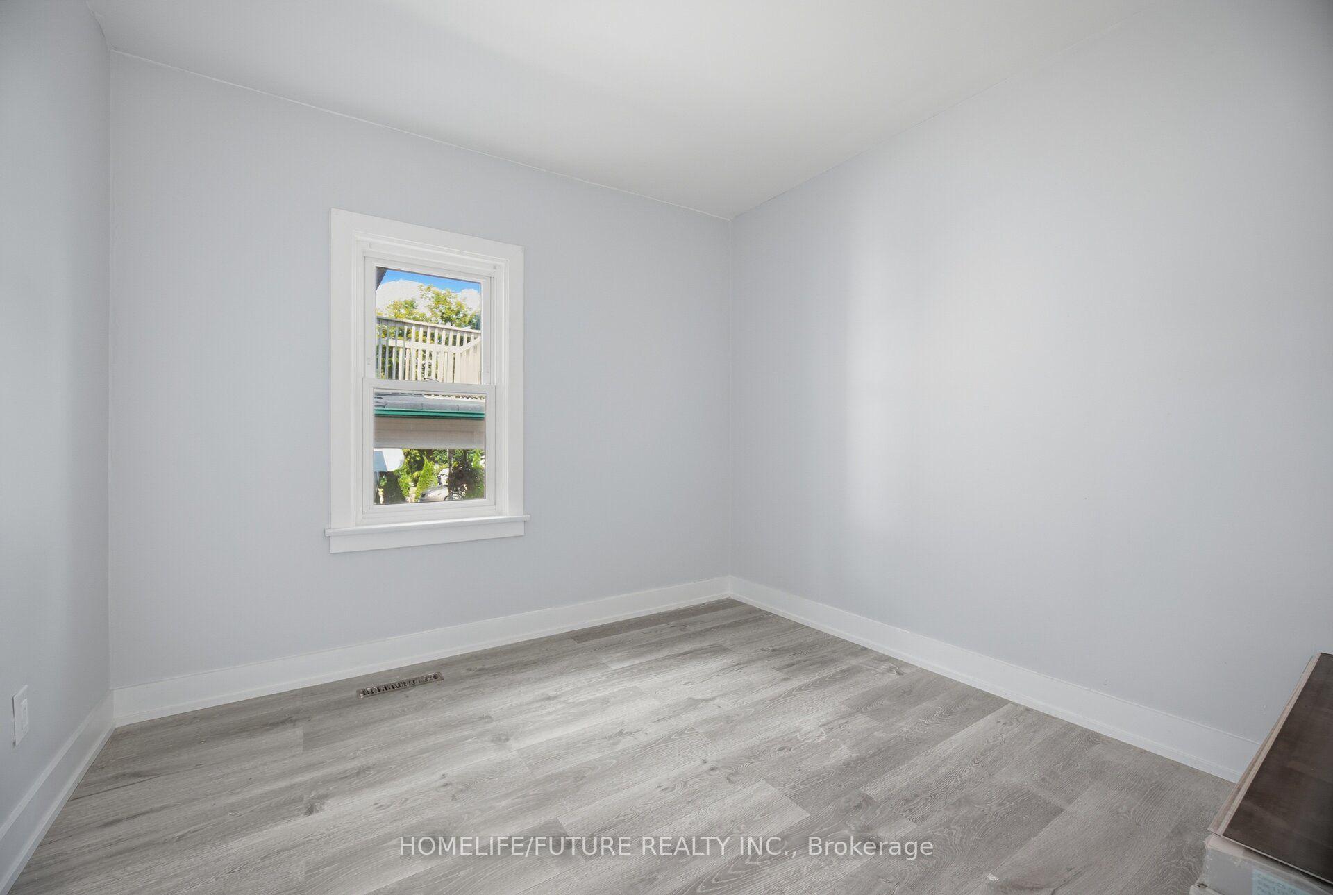 Photo 23 of 33 Brock Street, Halton Hills, Acton — HOMEH