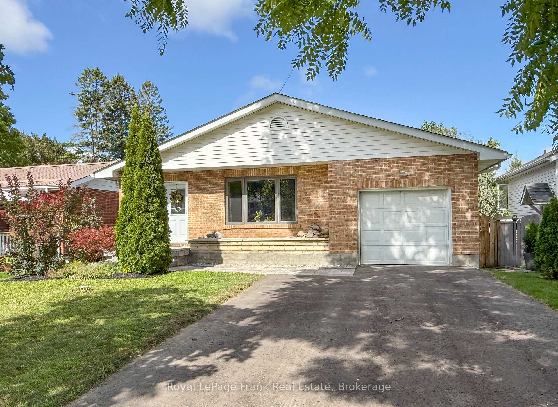 Photo 1 of 82 Union Avenue, Scugog, Port Perry — HOMEH