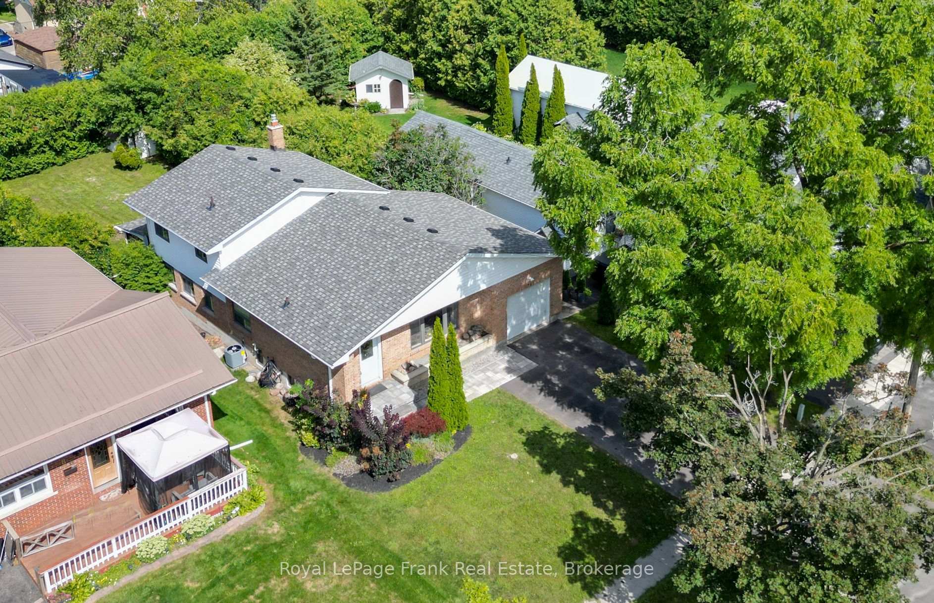Photo 4 of 82 Union Avenue, Scugog, Port Perry — HOMEH
