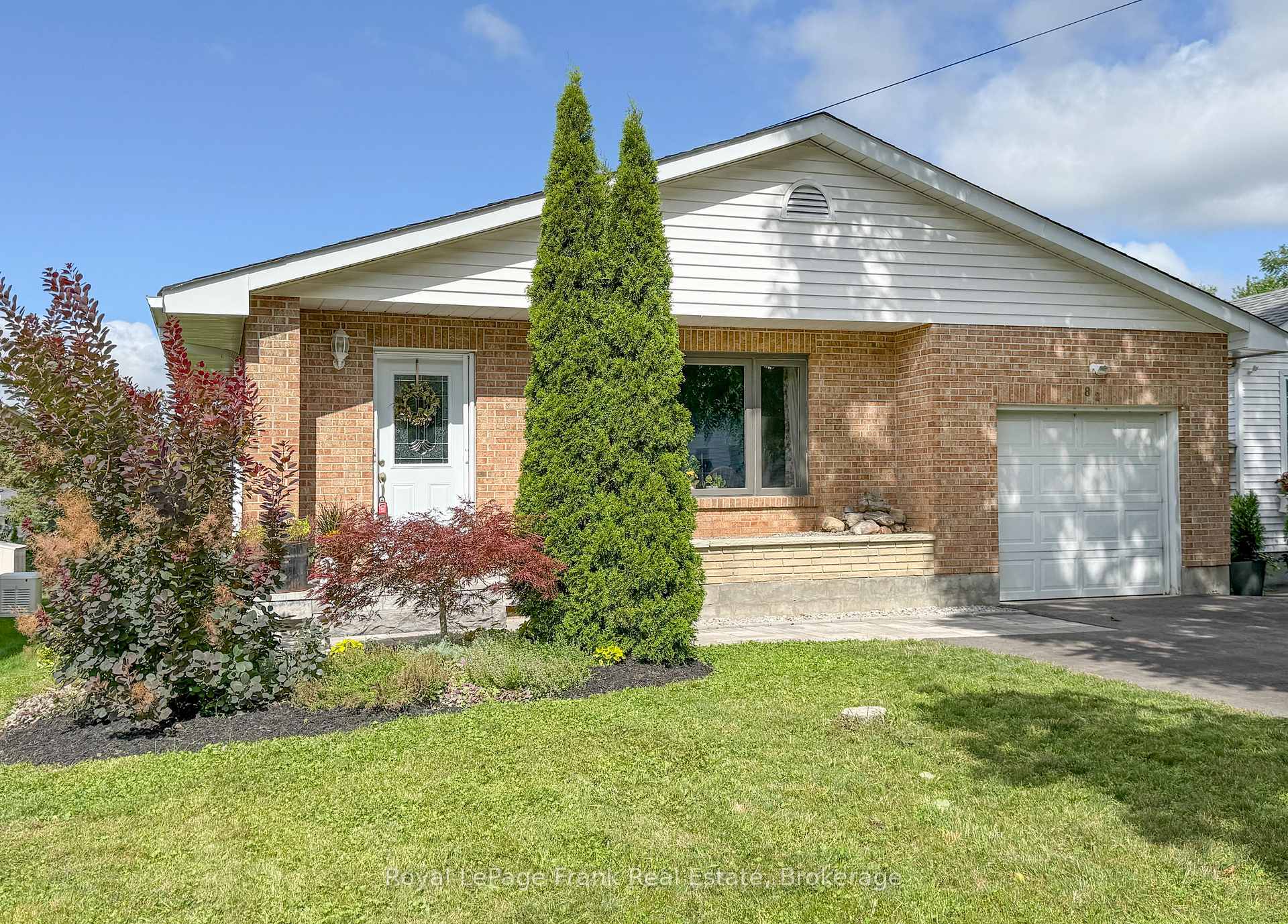 Photo 5 of 82 Union Avenue, Scugog, Port Perry — HOMEH