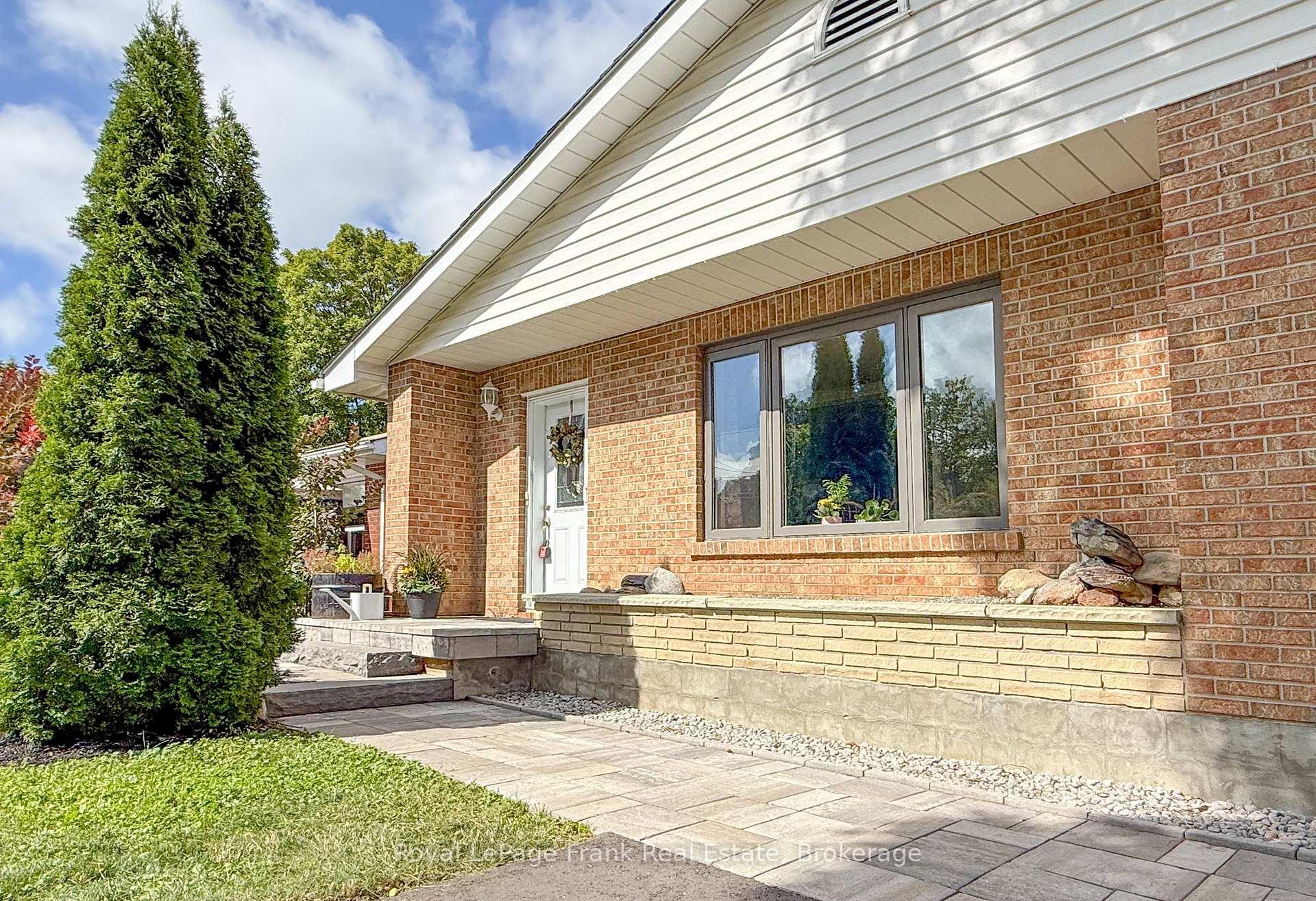 Photo 6 of 82 Union Avenue, Scugog, Port Perry — HOMEH