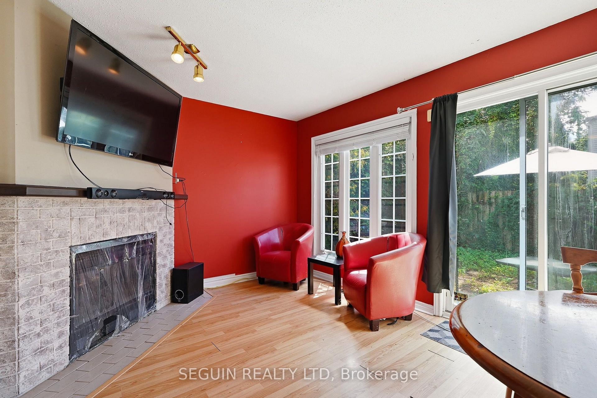 Photo 11 of 6 Manju Street, Ottawa, Hunt Club Park — HOMEH