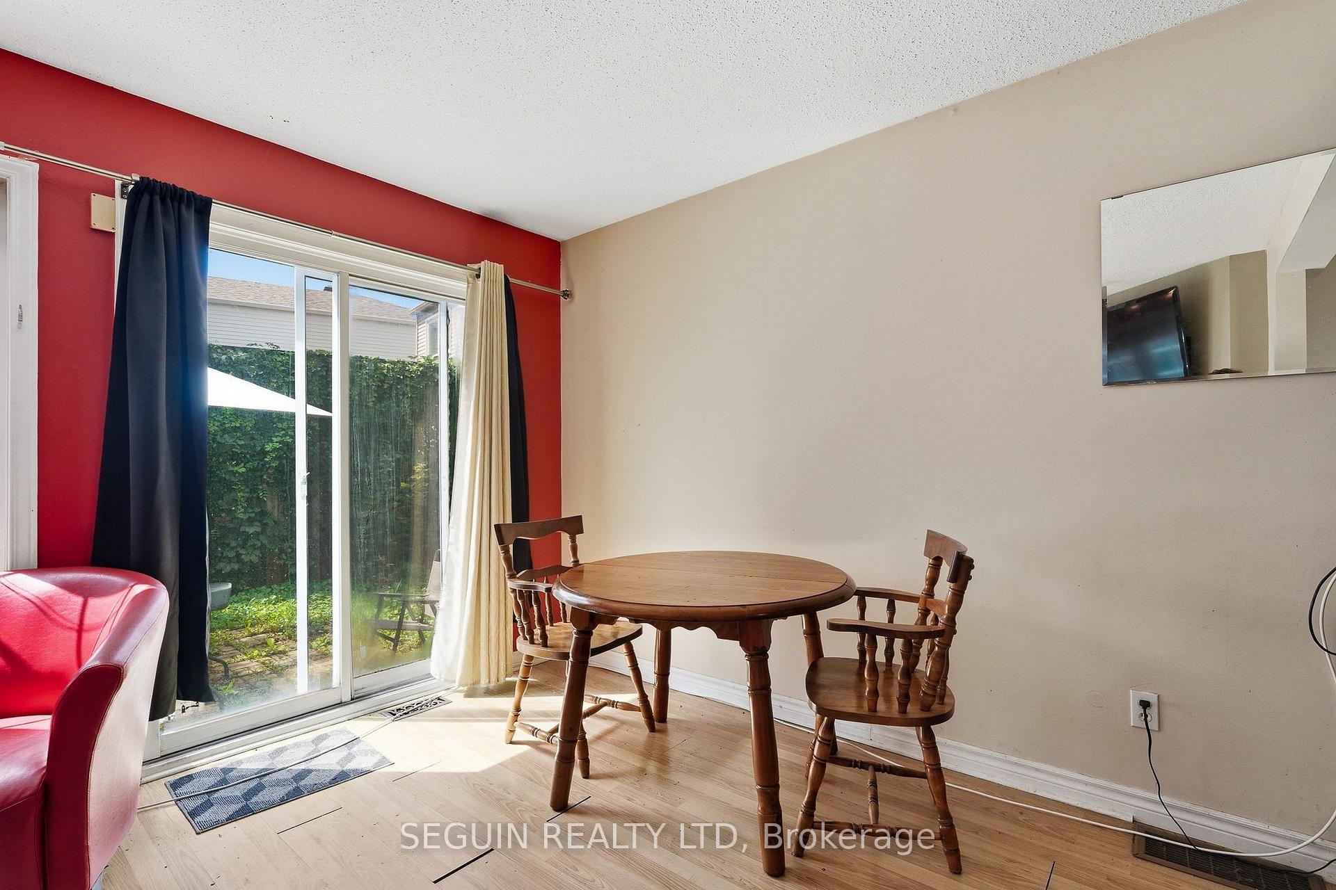 Photo 12 of 6 Manju Street, Ottawa, Hunt Club Park — HOMEH