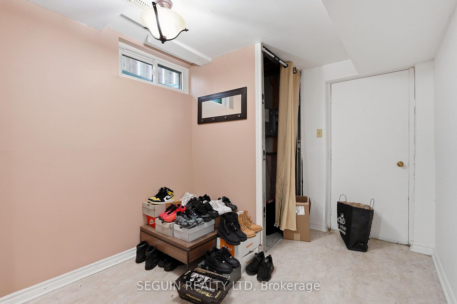 Photo 23 of 6 Manju Street, Ottawa, Hunt Club Park — HOMEH