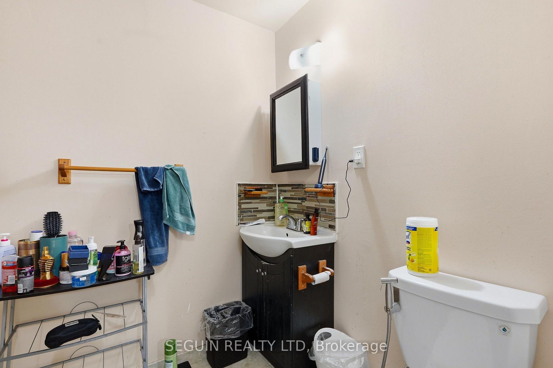 Photo 28 of 6 Manju Street, Ottawa, Hunt Club Park — HOMEH