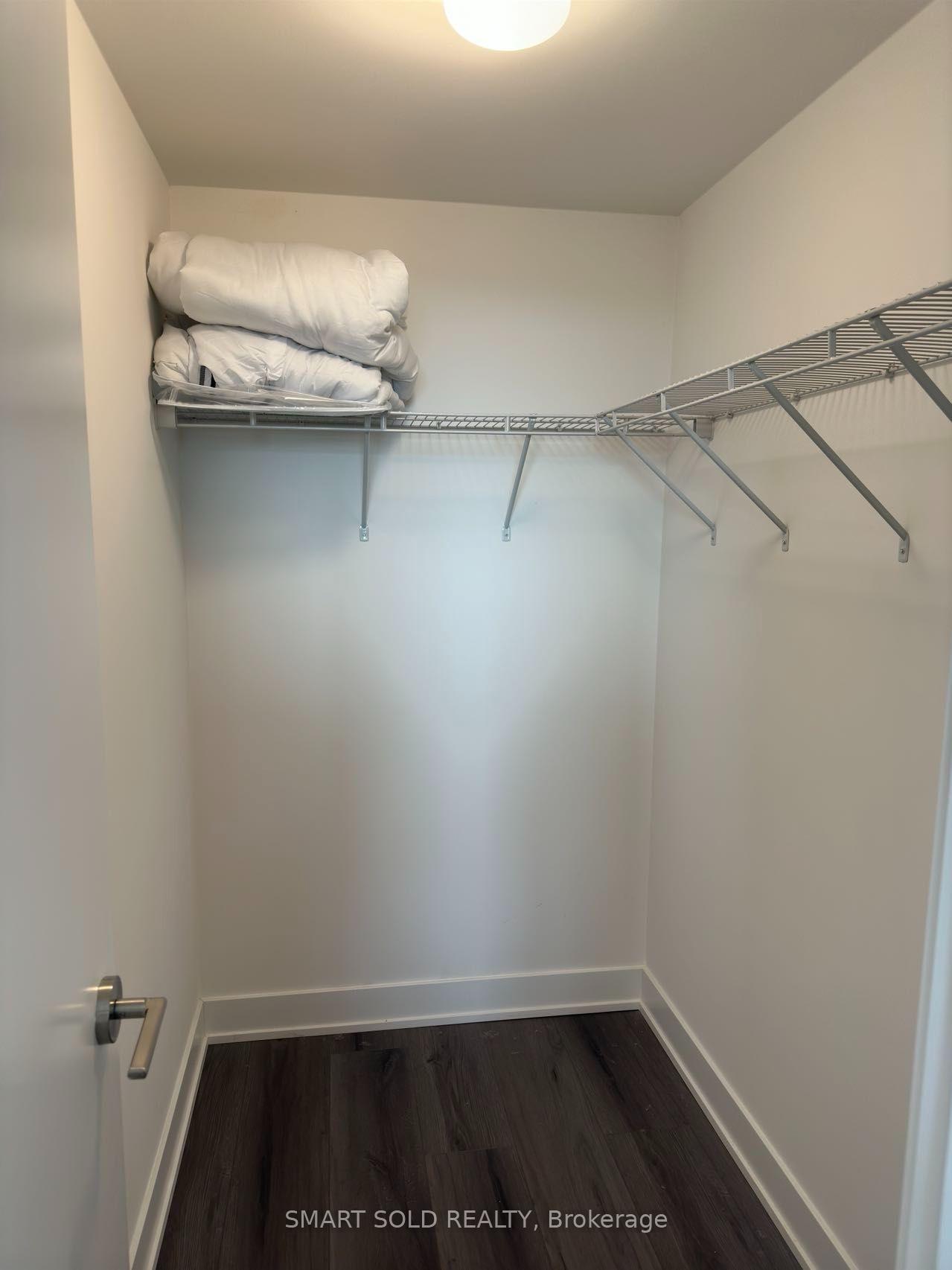 Photo 6 of Unit 708, 2 Teagarden Court, North York, Willowdale East — HOMEH