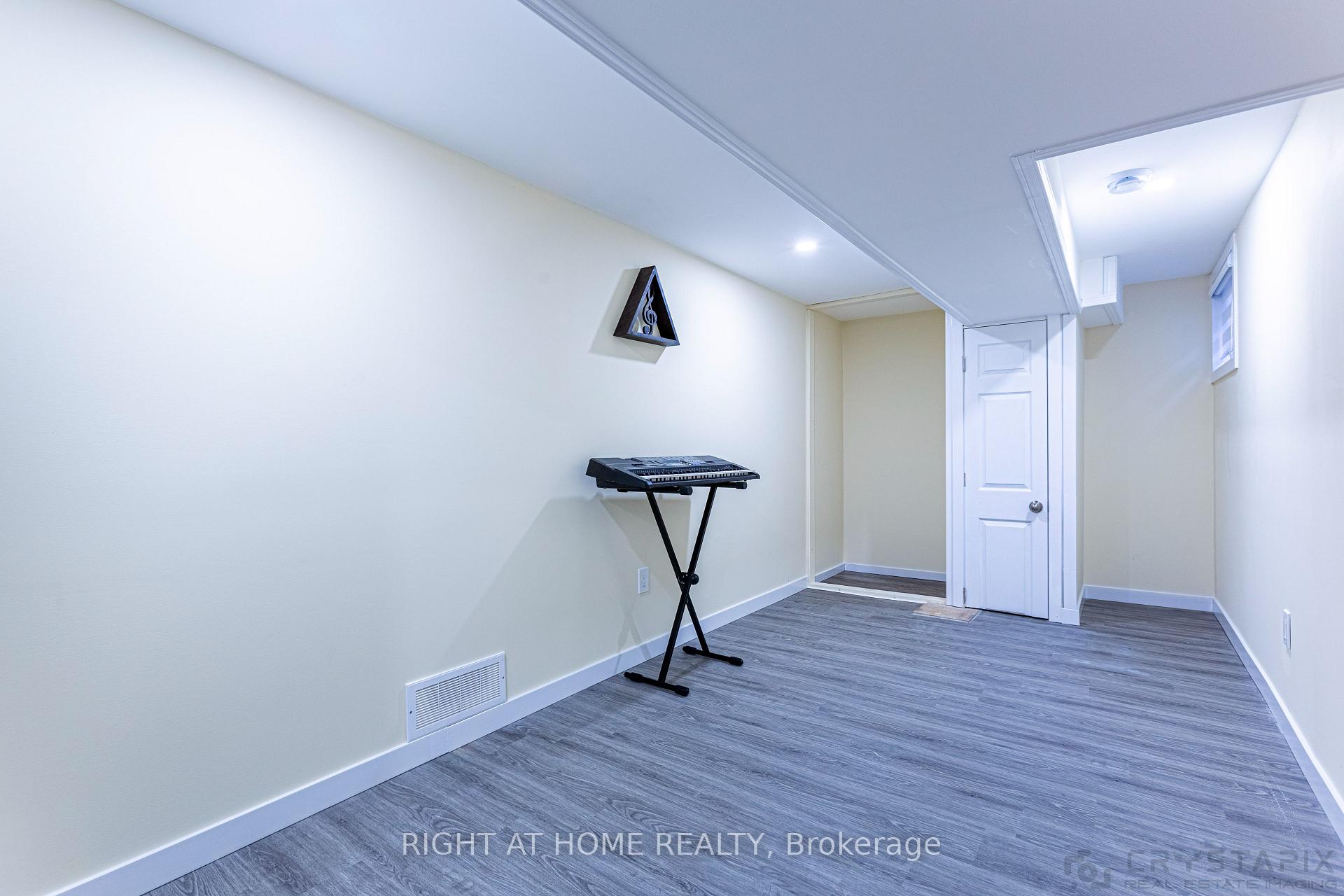 Photo 5 of Unit Lower, 19 Windingway Crescent, London, North F — HOMEH