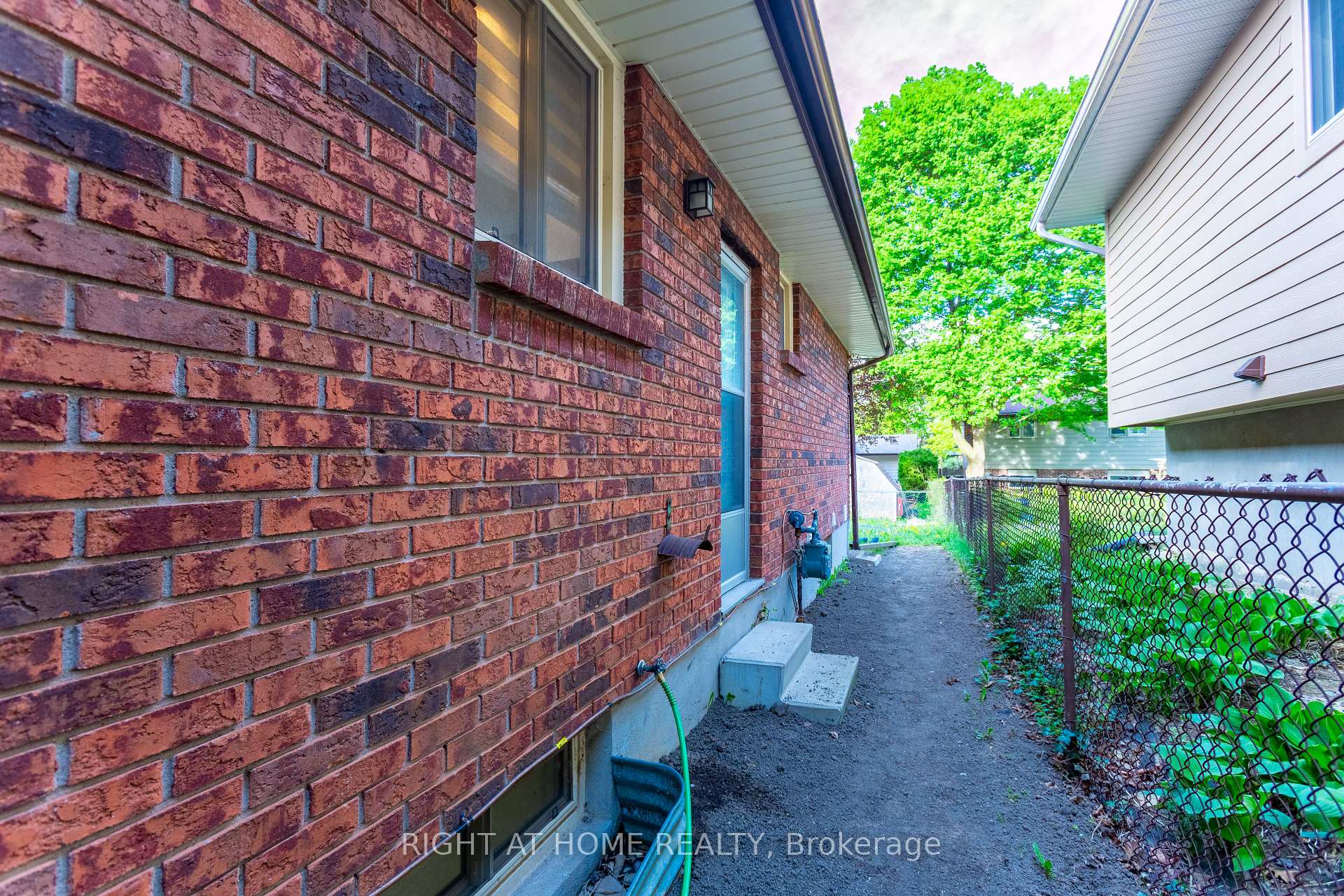 Photo 10 of Unit Lower, 19 Windingway Crescent, London, North F — HOMEH