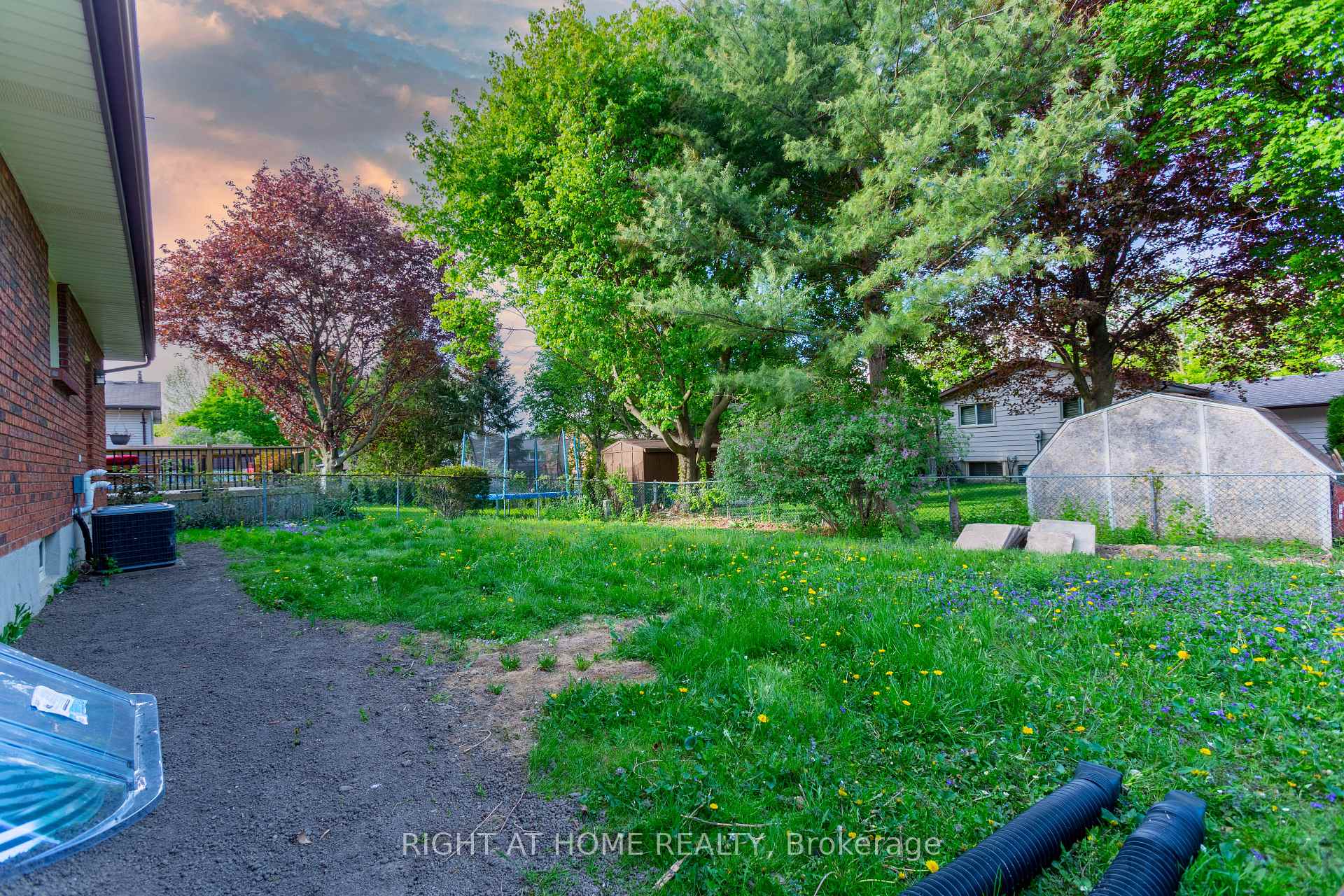 Photo 11 of Unit Lower, 19 Windingway Crescent, London, North F — HOMEH