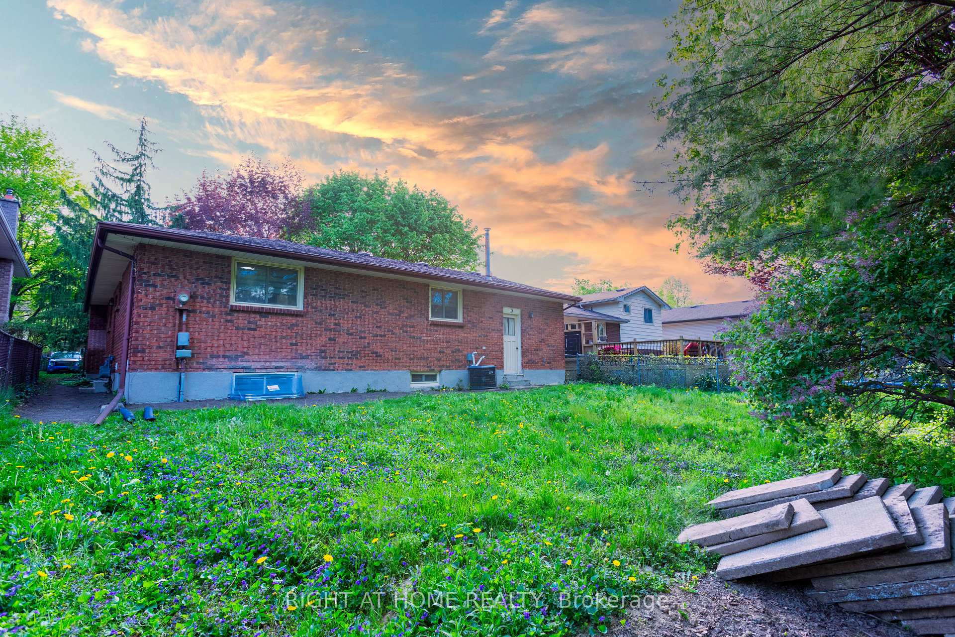 Photo 12 of Unit Lower, 19 Windingway Crescent, London, North F — HOMEH