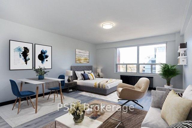 Front of Unit 501, 600 Eglinton Avenue W