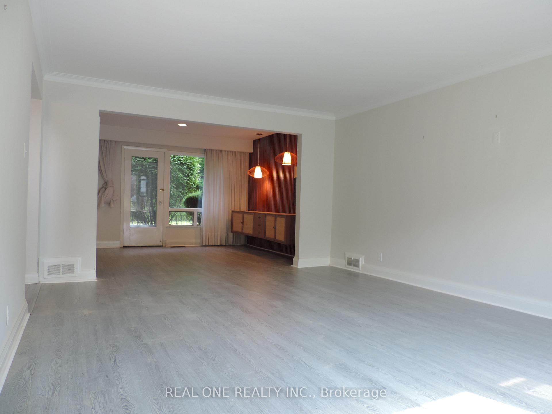 Photo 3 of 616 Briar Hill Avenue, Toronto, Forest Hill North — HOMEH