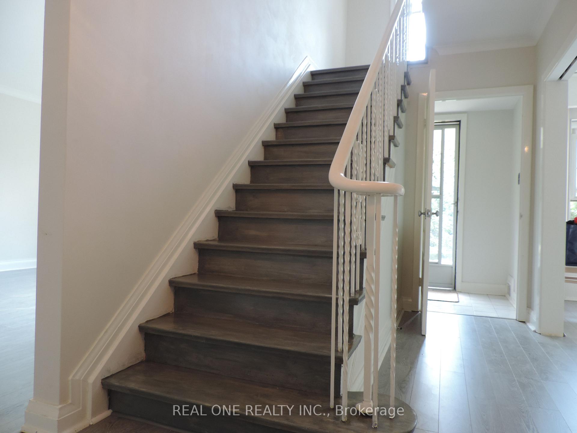 Photo 5 of 616 Briar Hill Avenue, Toronto, Forest Hill North — HOMEH