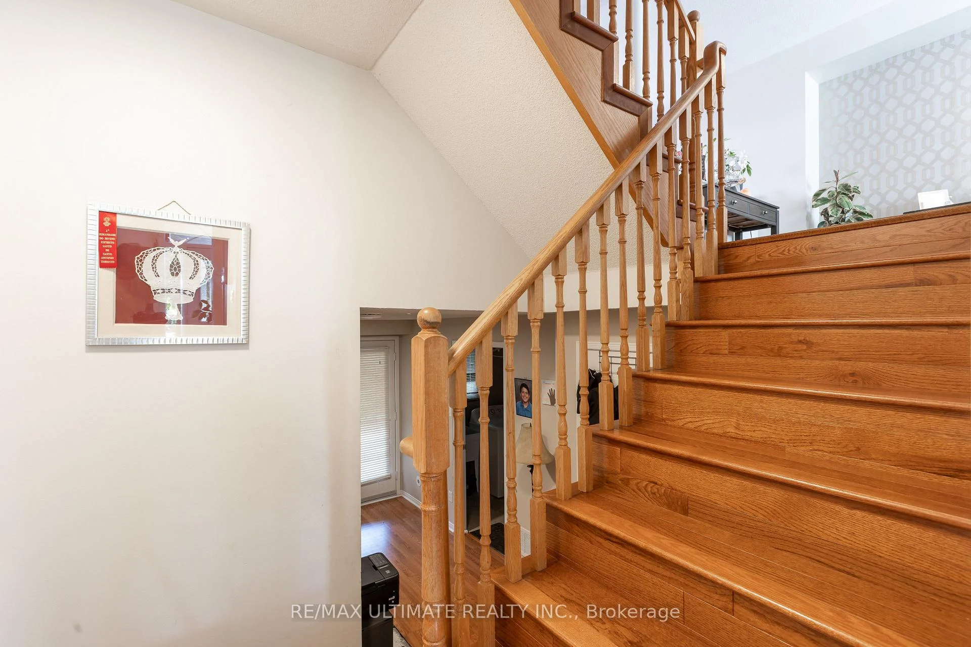 Photo 6 of 6560 Opera Glass Crescent, Mississauga, Meadowvale Village — HOMEH