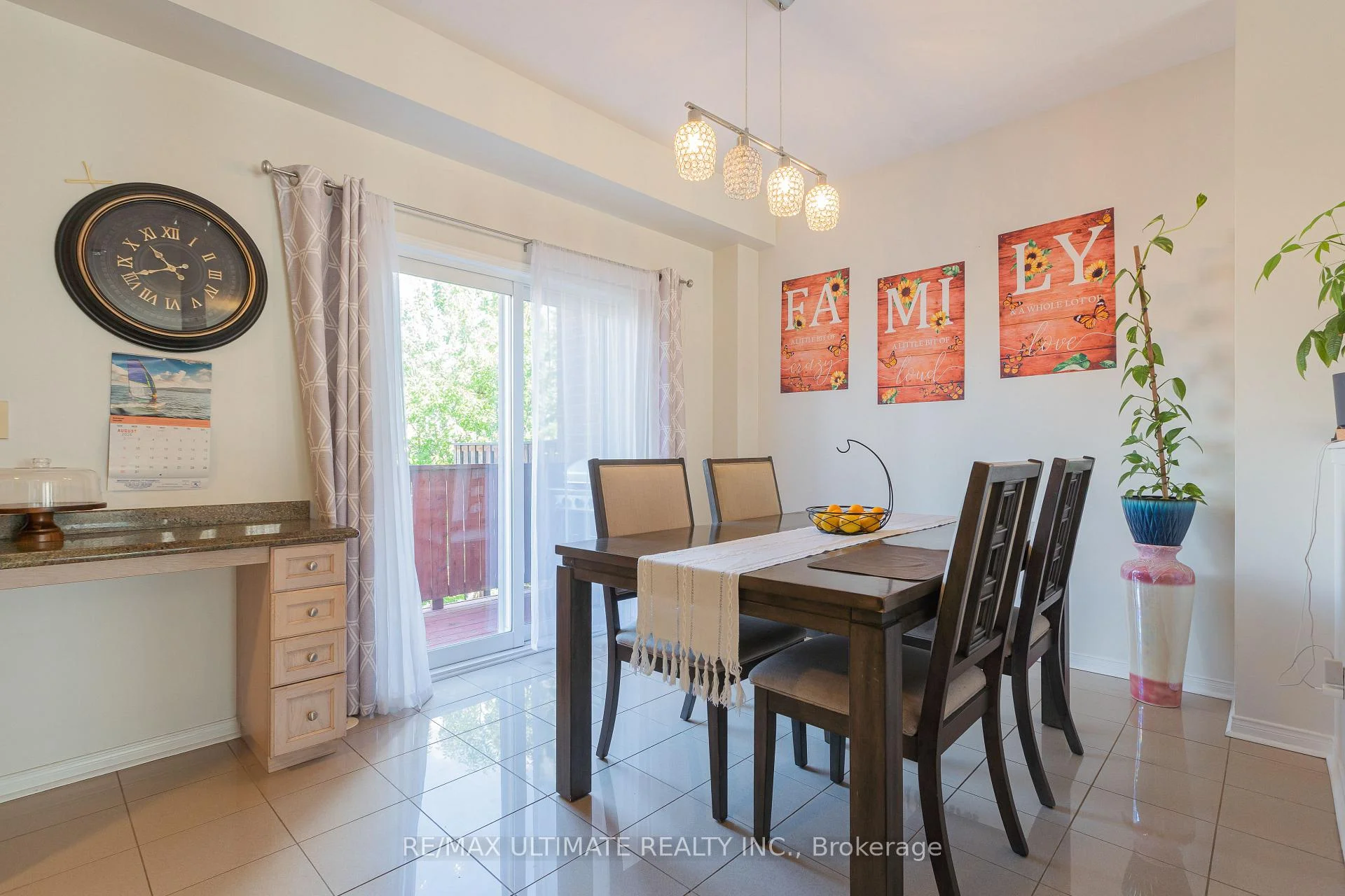 Photo 12 of 6560 Opera Glass Crescent, Mississauga, Meadowvale Village — HOMEH