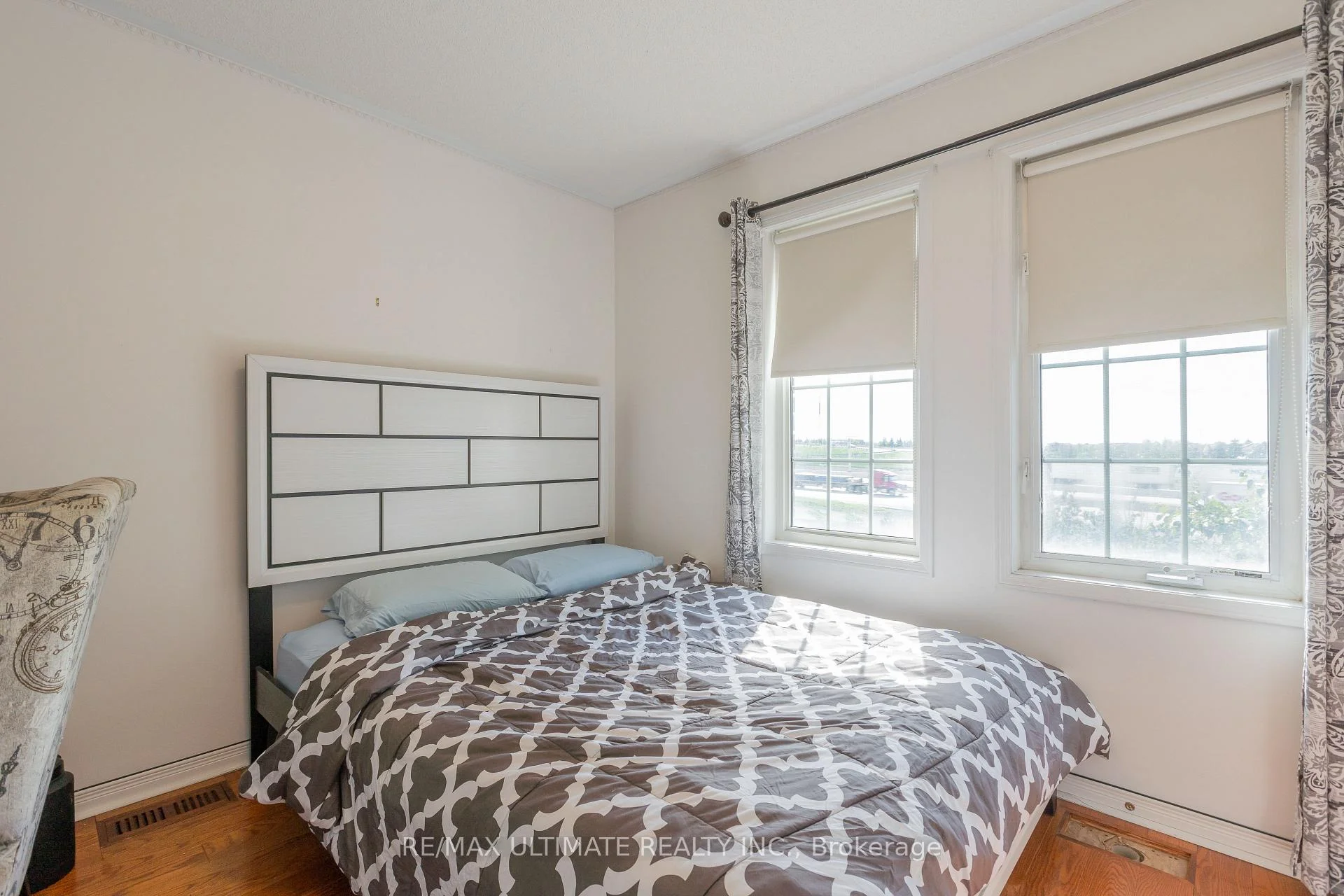 Photo 23 of 6560 Opera Glass Crescent, Mississauga, Meadowvale Village — HOMEH