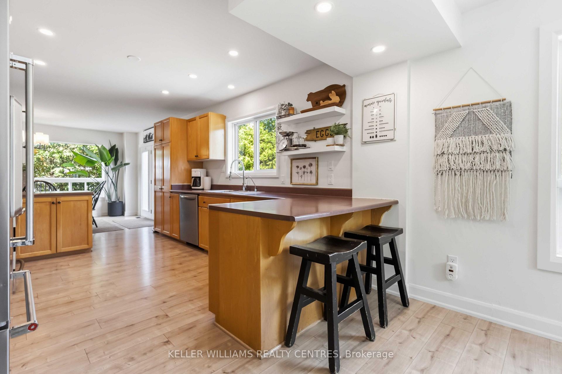 Photo 10 of 14 Centro Court, Georgina, Historic Lakeshore Communities — HOMEH