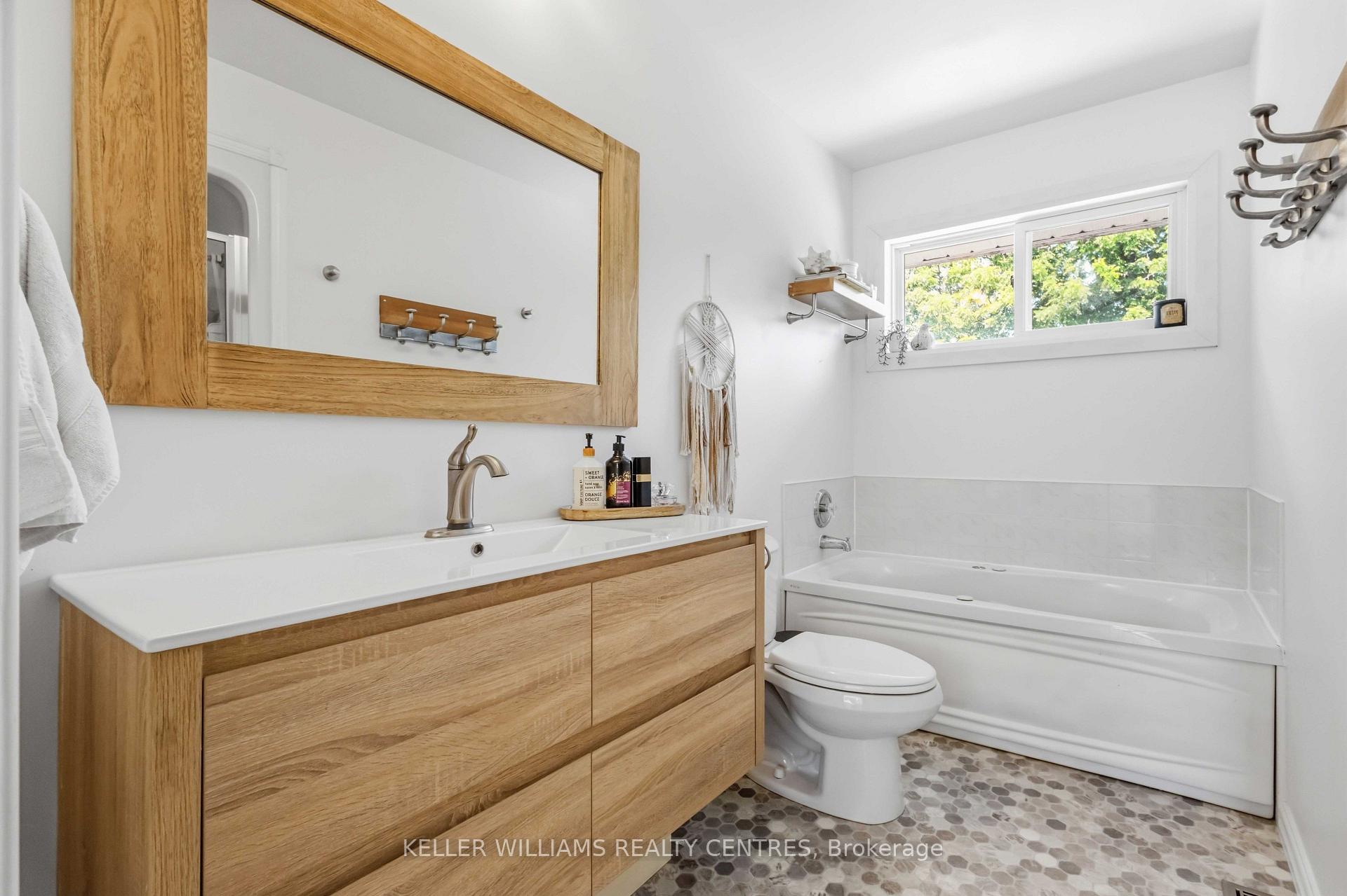 Photo 20 of 14 Centro Court, Georgina, Historic Lakeshore Communities — HOMEH