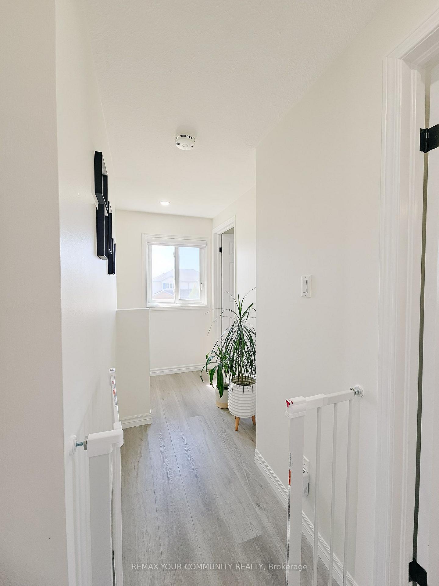 Photo 7 of 71 Highbrook Street, Kitchener, Laurentian Hills/Country Hills W — HOMEH