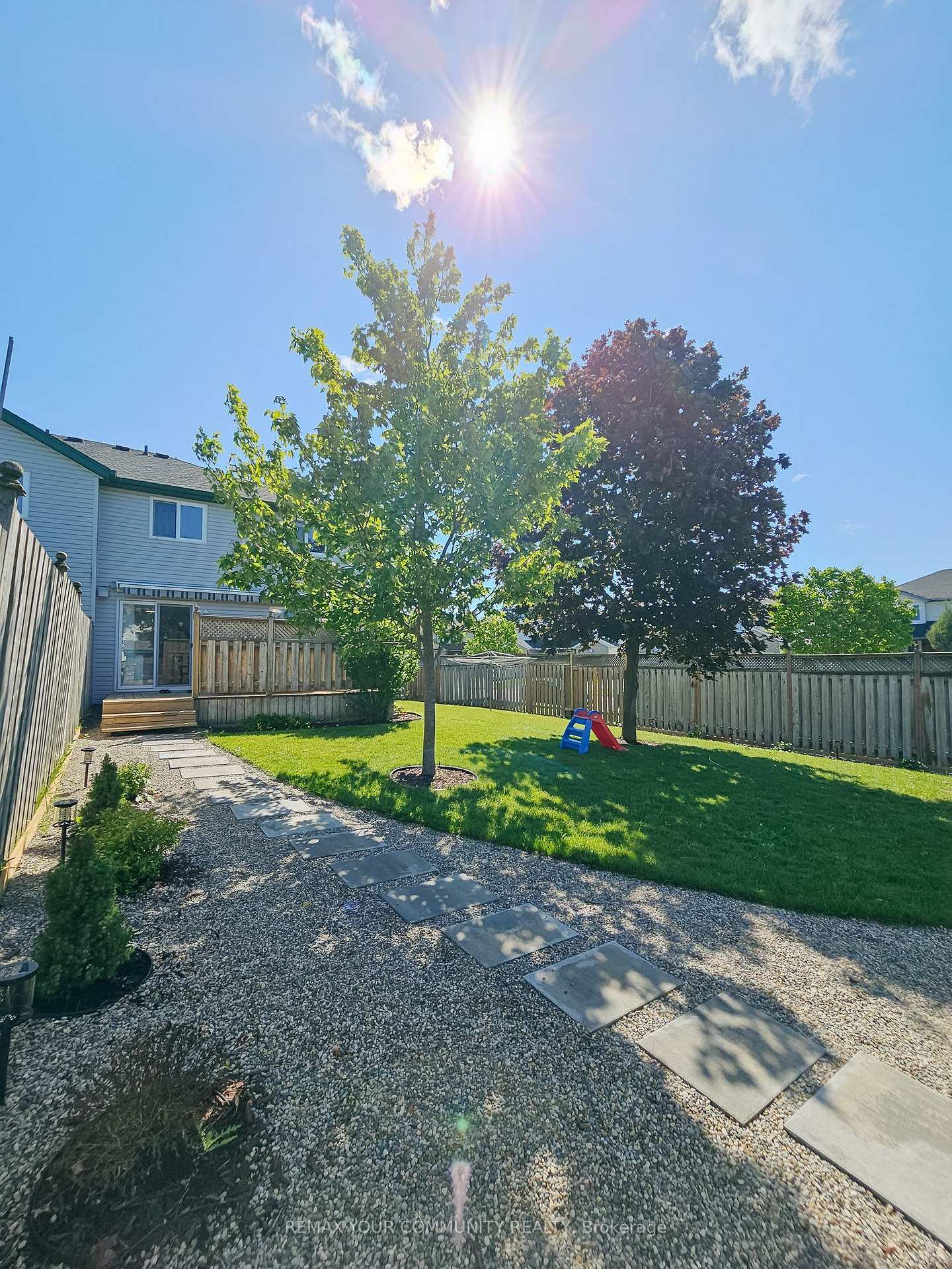 Photo 15 of 71 Highbrook Street, Kitchener, Laurentian Hills/Country Hills W — HOMEH