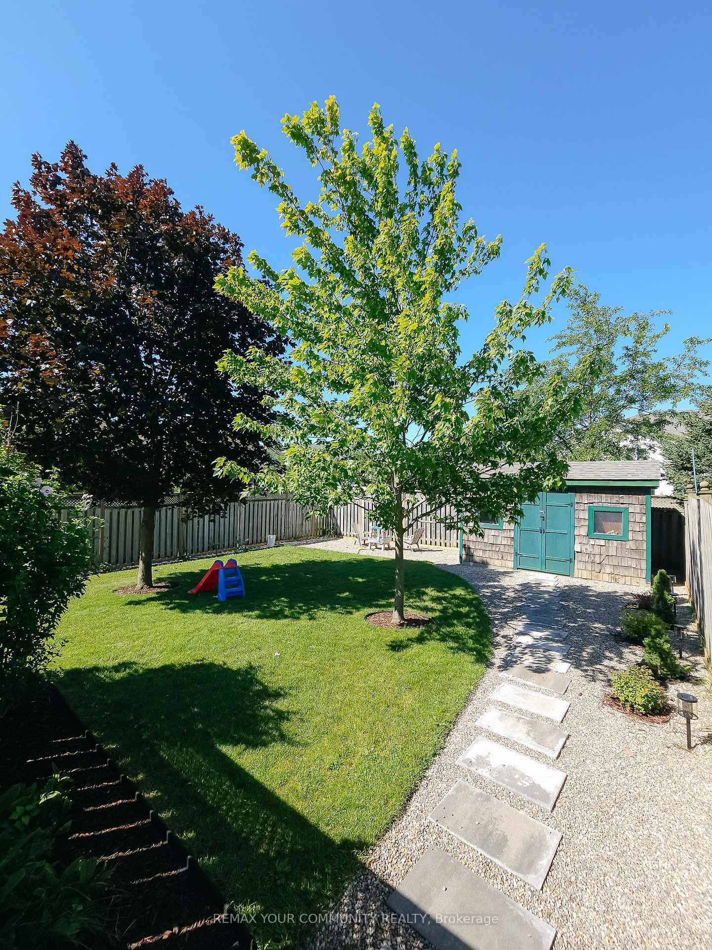 Photo 16 of 71 Highbrook Street, Kitchener, Laurentian Hills/Country Hills W — HOMEH