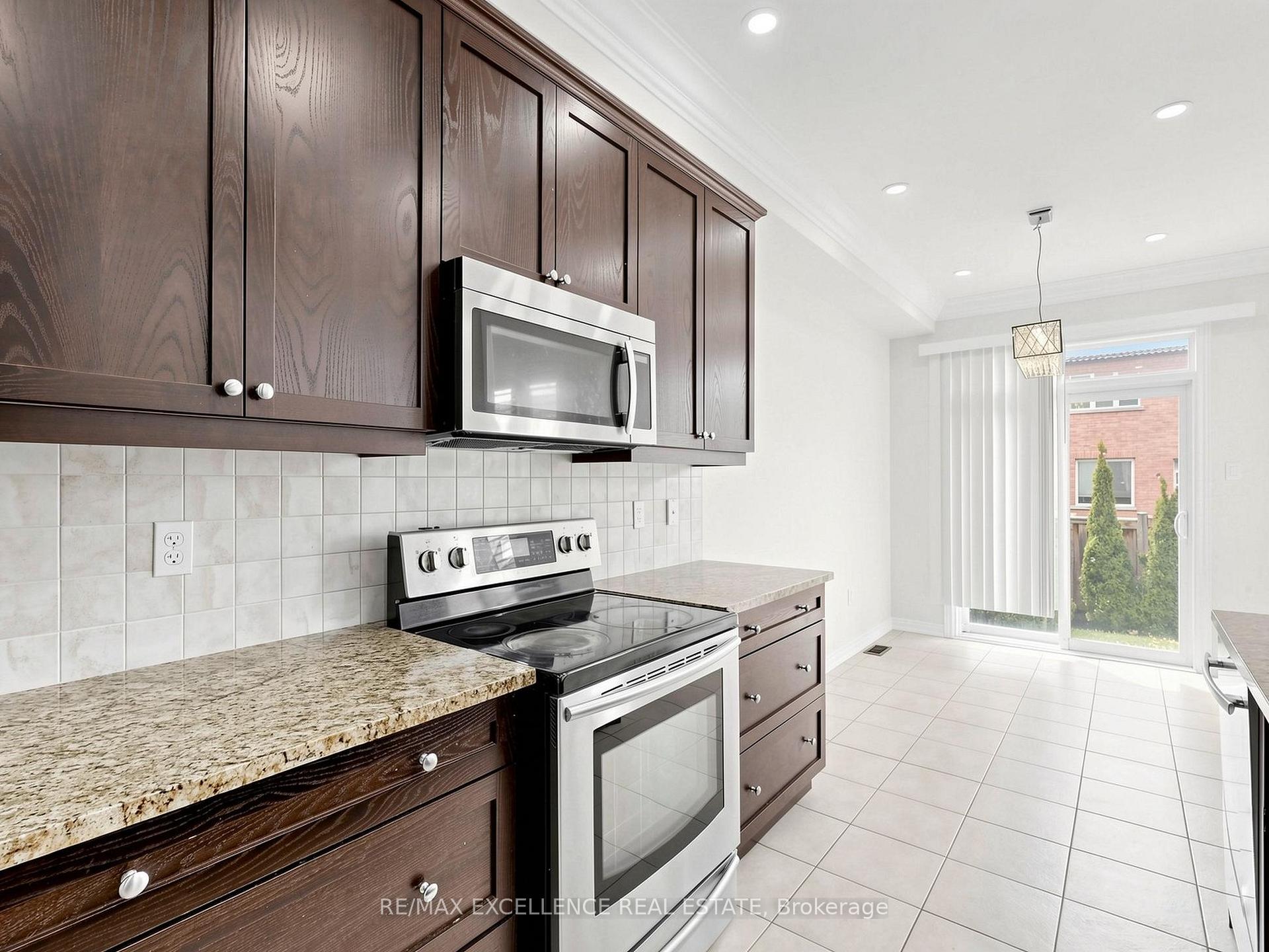 Photo 12 of 61 Campwood Crescent, Brampton, Bram East — HOMEH