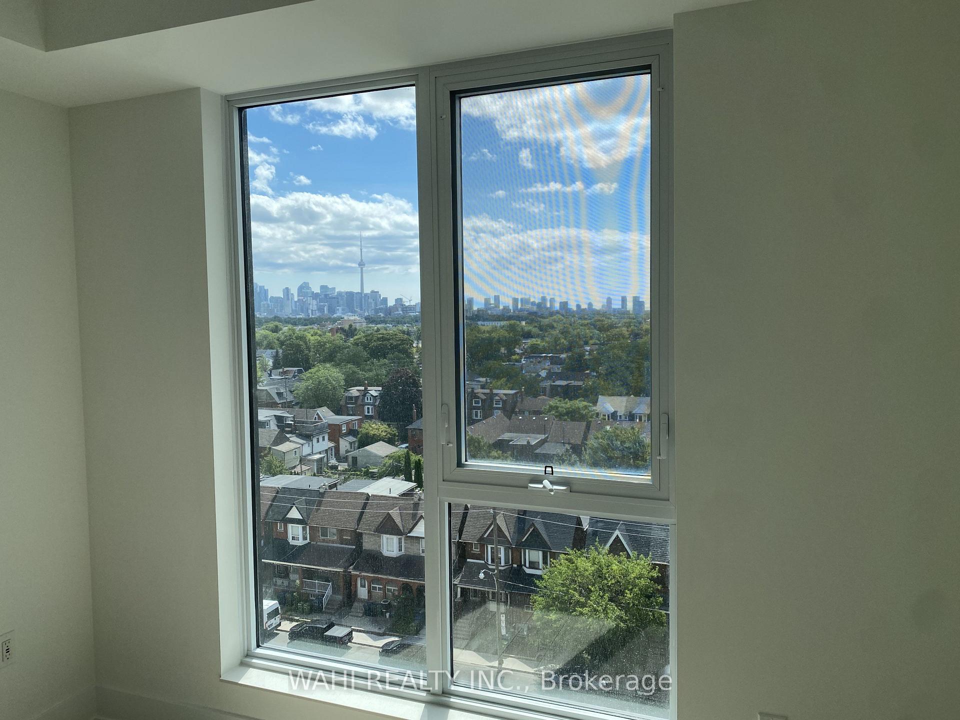 Front of Unit 837, 858 dupont Street W