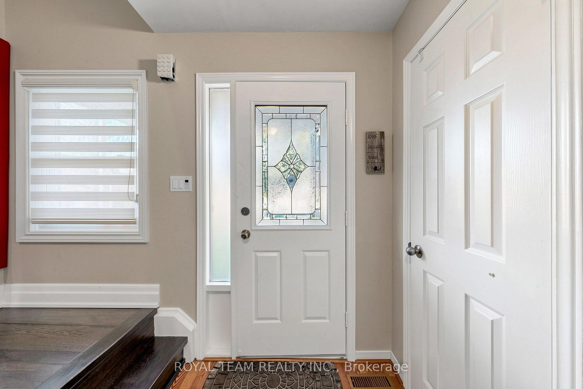 Photo 3 of 28 Ailsa Drive, Georgina, Keswick North — HOMEH