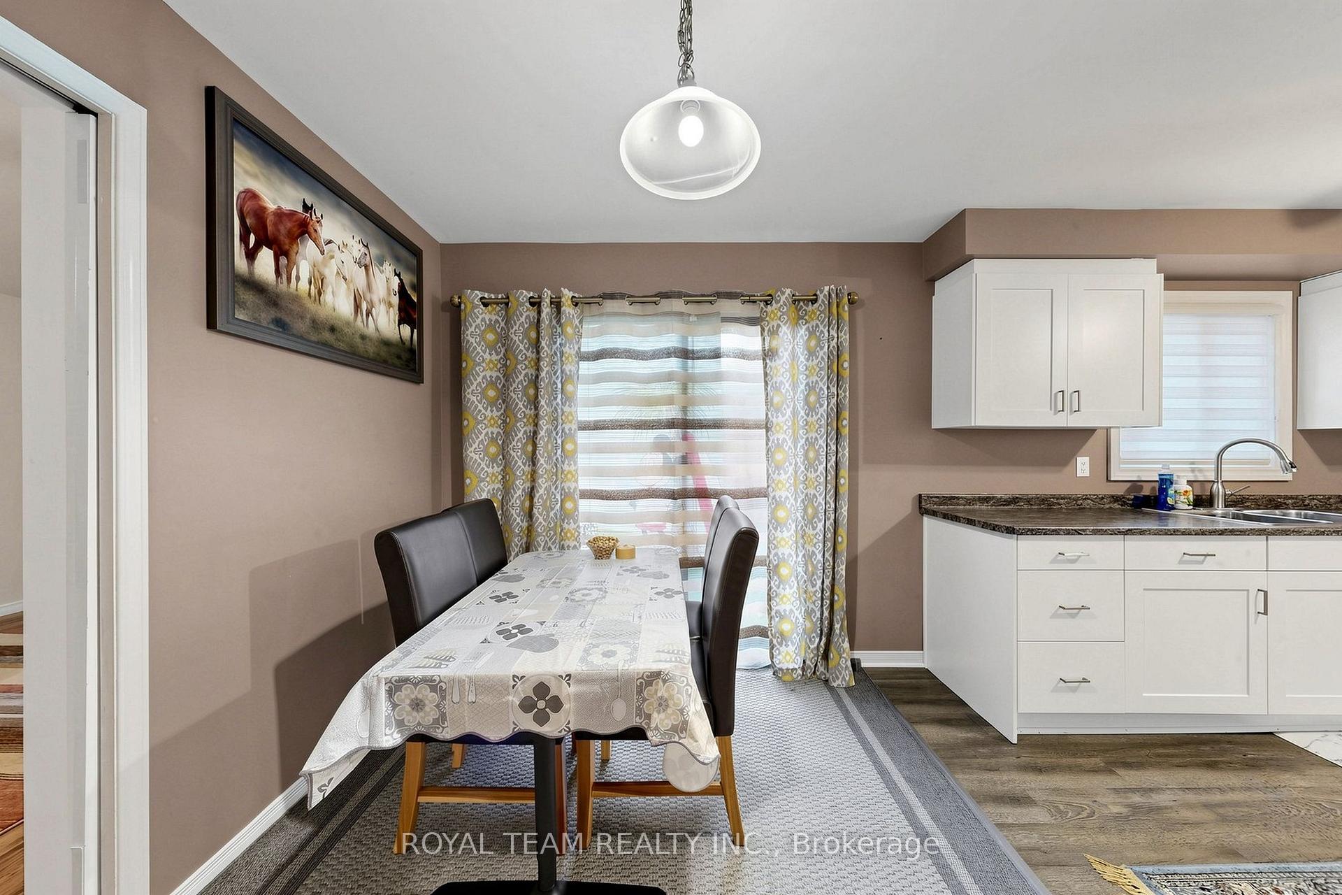 Photo 7 of 28 Ailsa Drive, Georgina, Keswick North — HOMEH