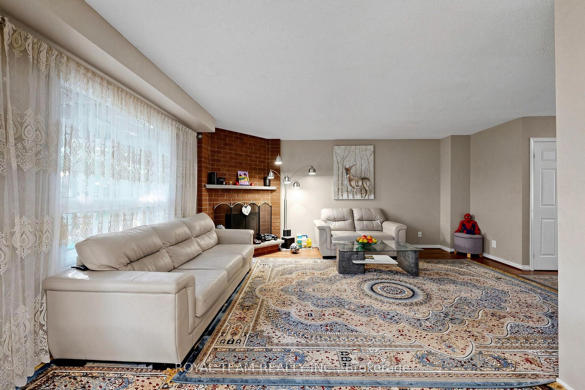 Photo 8 of 28 Ailsa Drive, Georgina, Keswick North — HOMEH