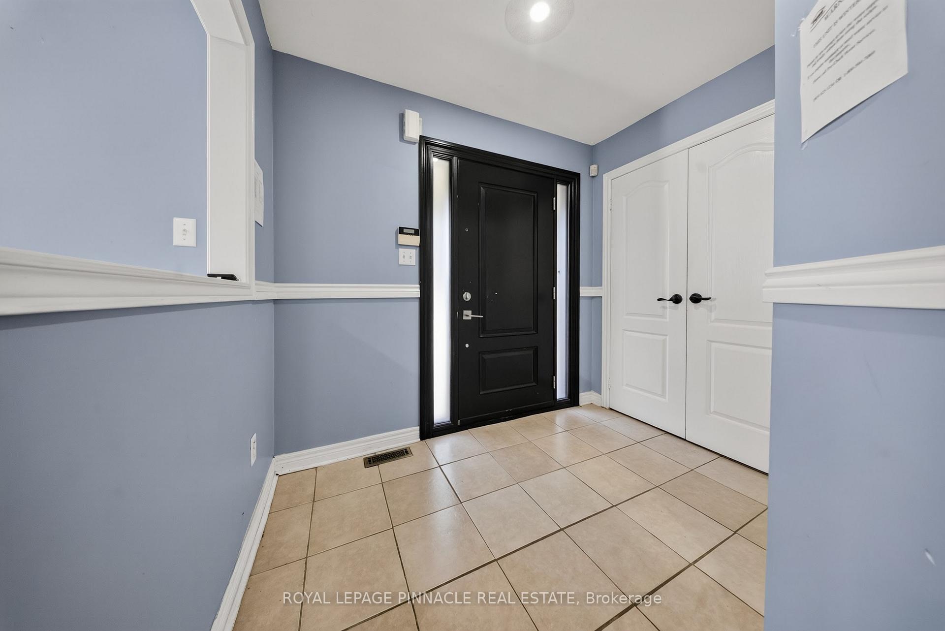 Photo 7 of 23 Prince Crescent, Brampton, Northwest Sandalwood Parkway — HOMEH