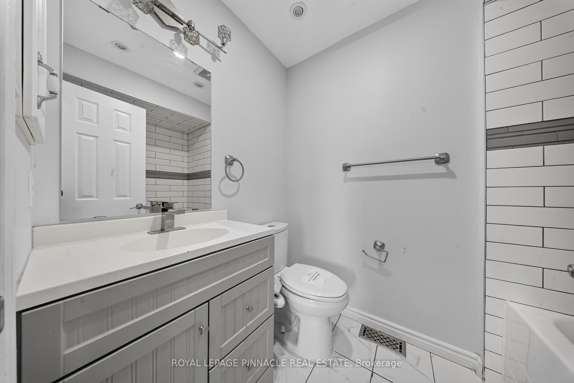 Photo 32 of 23 Prince Crescent, Brampton, Northwest Sandalwood Parkway — HOMEH