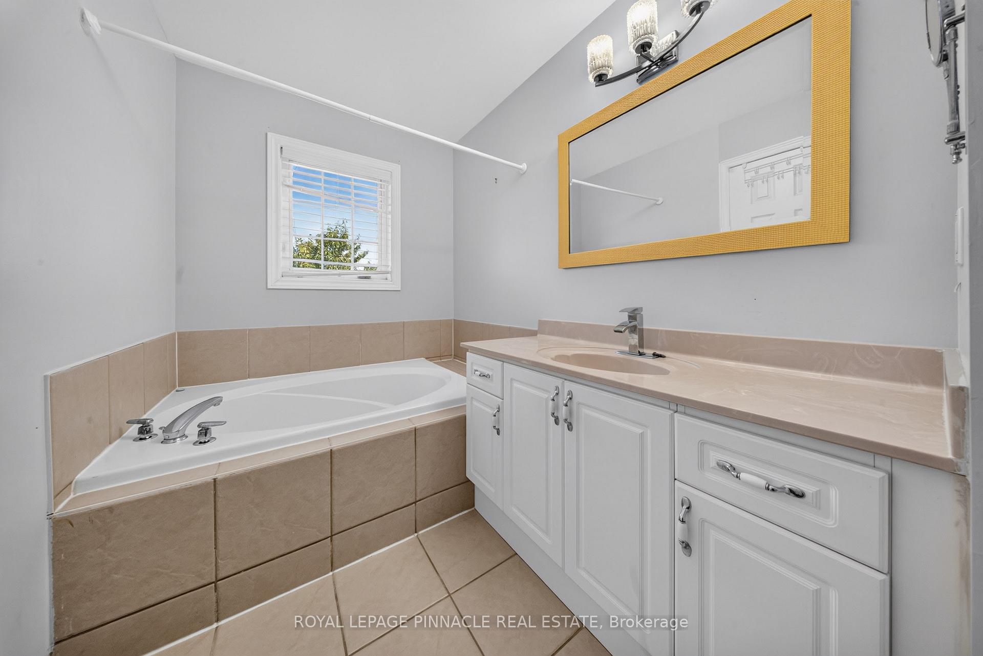 Photo 37 of 23 Prince Crescent, Brampton, Northwest Sandalwood Parkway — HOMEH