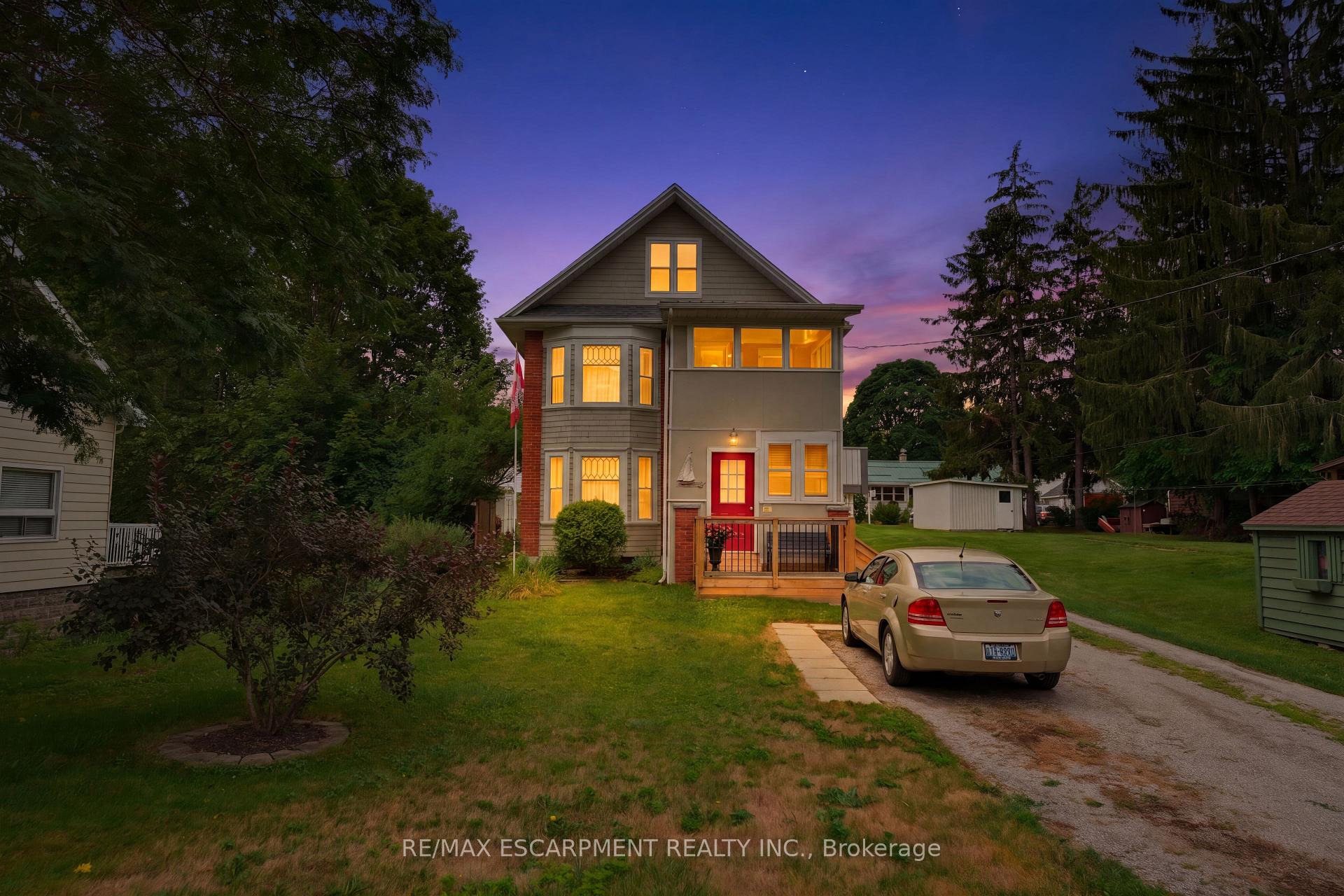 Photo 2 of 19 First Avenue, Norfolk, Port Dover — HOMEH