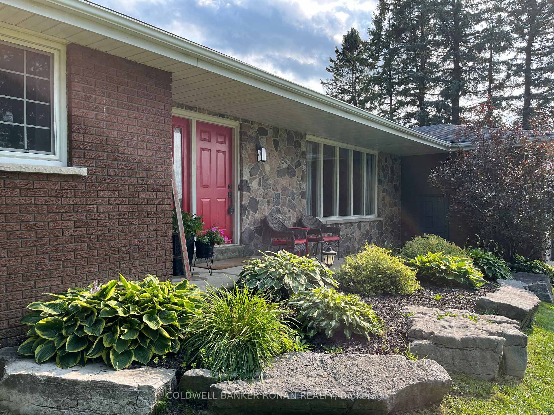 Photo 3 of 7157 5th Line, New Tecumseth, Rural New Tecumseth — HOMEH