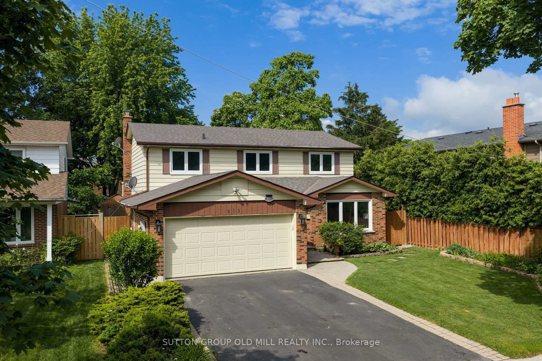 Photo 2 of 853 Kowal Drive, Mississauga, Lorne Park — HOMEH