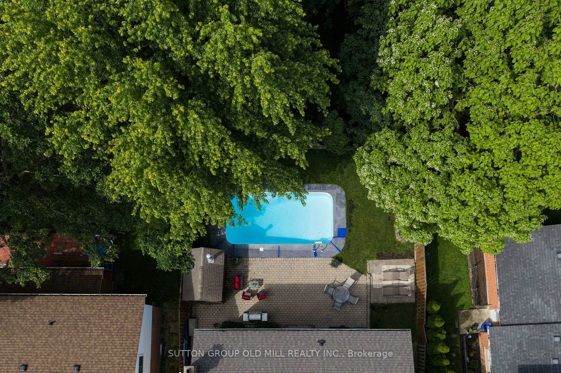 Photo 3 of 853 Kowal Drive, Mississauga, Lorne Park — HOMEH