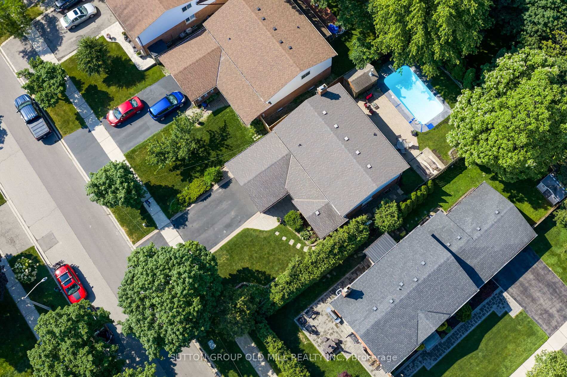Photo 4 of 853 Kowal Drive, Mississauga, Lorne Park — HOMEH