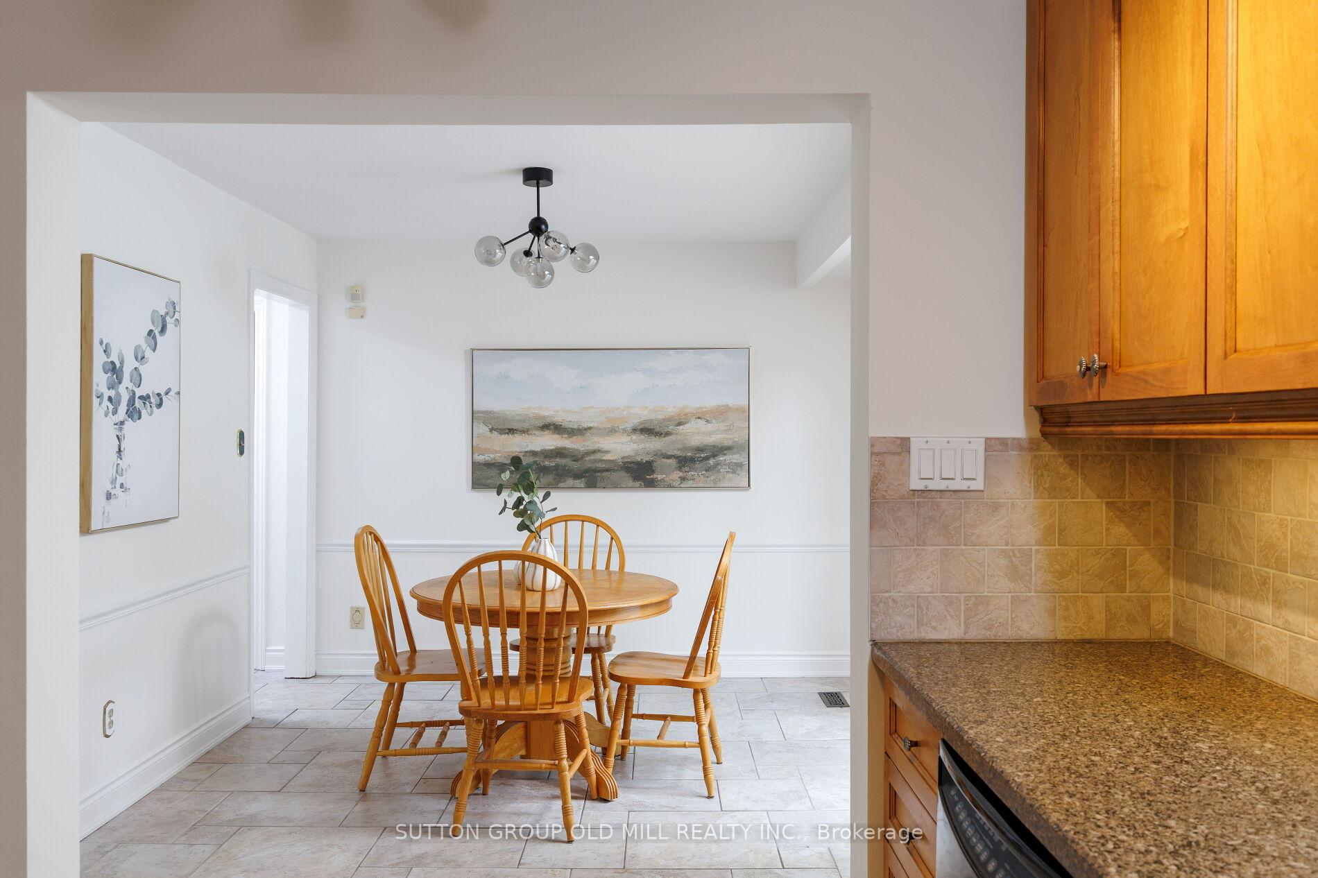 Photo 14 of 853 Kowal Drive, Mississauga, Lorne Park — HOMEH