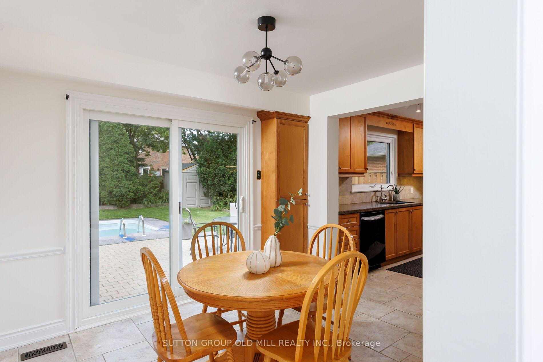 Photo 16 of 853 Kowal Drive, Mississauga, Lorne Park — HOMEH