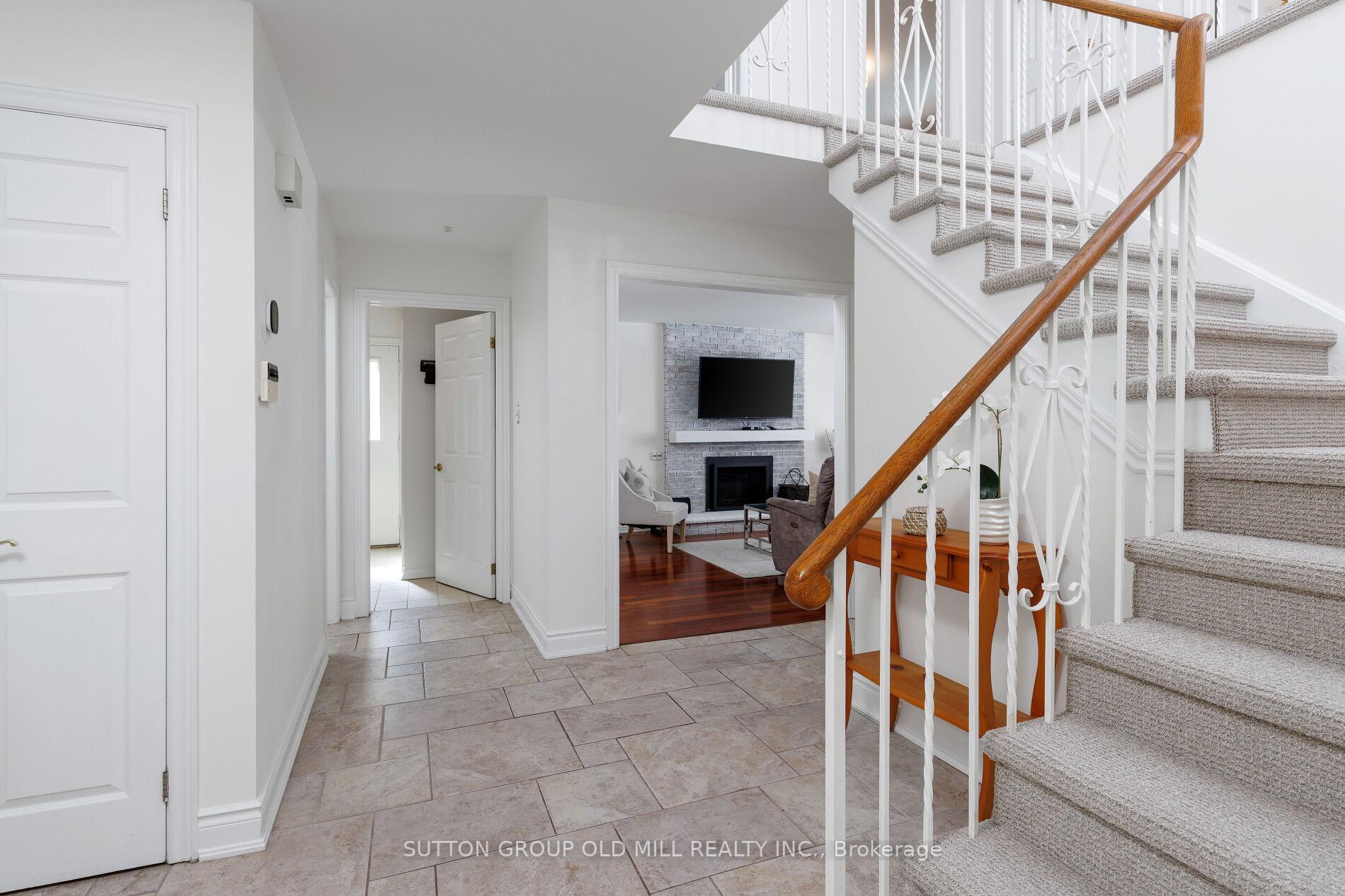 Photo 18 of 853 Kowal Drive, Mississauga, Lorne Park — HOMEH