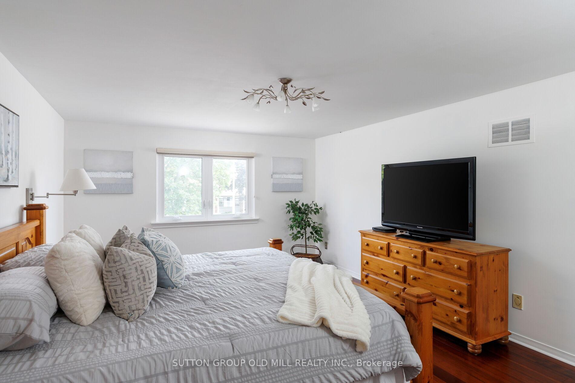 Photo 25 of 853 Kowal Drive, Mississauga, Lorne Park — HOMEH