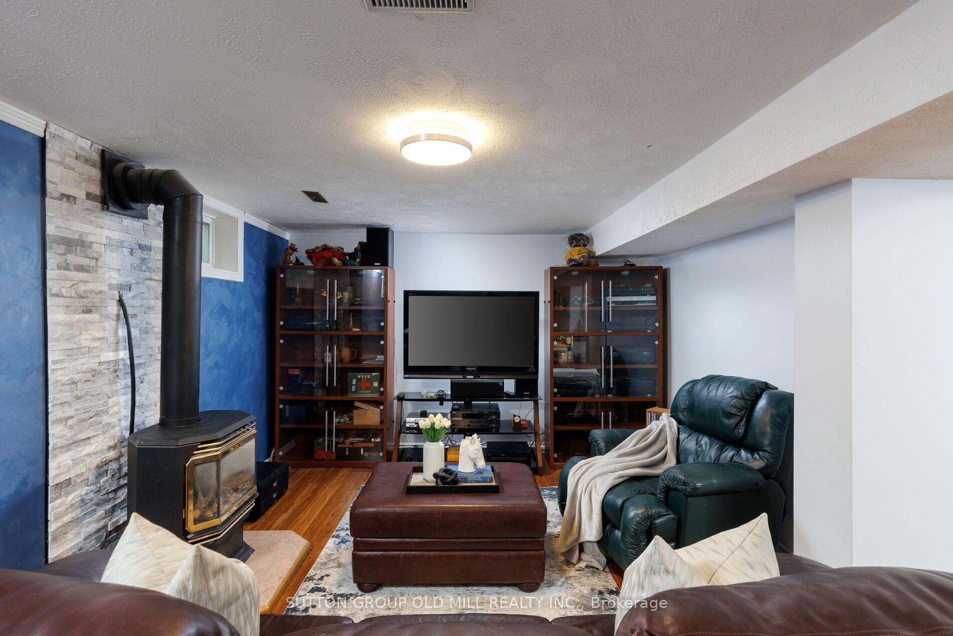 Photo 41 of 853 Kowal Drive, Mississauga, Lorne Park — HOMEH