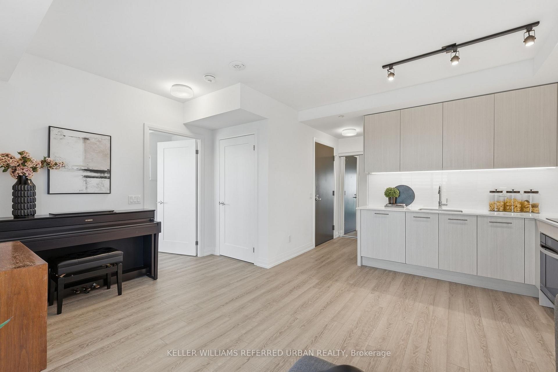 Photo 4 of Unit 1702, 286 Main Street, Toronto, East End-Danforth — HOMEH