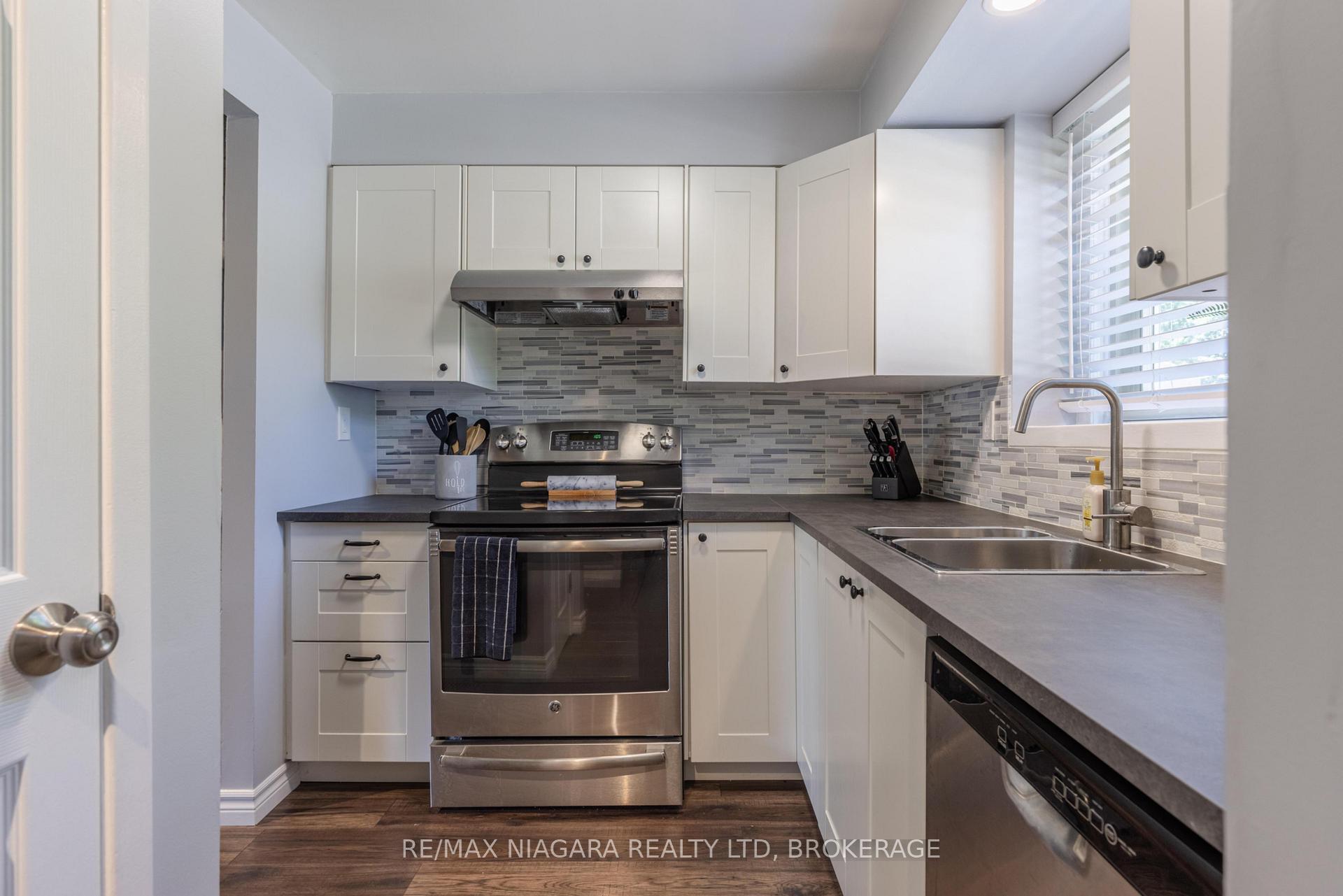 Photo 4 of Unit 67, 25 Linfield Drive, St. Catharines, Lakeport — HOMEH