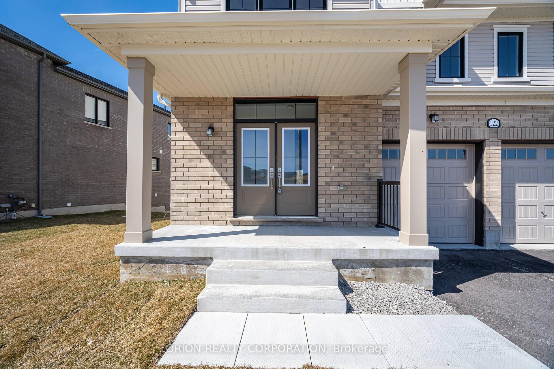 Photo 4 of 122 Thicketwood Avenue, Barrie, Rural Barrie Southeast — HOMEH