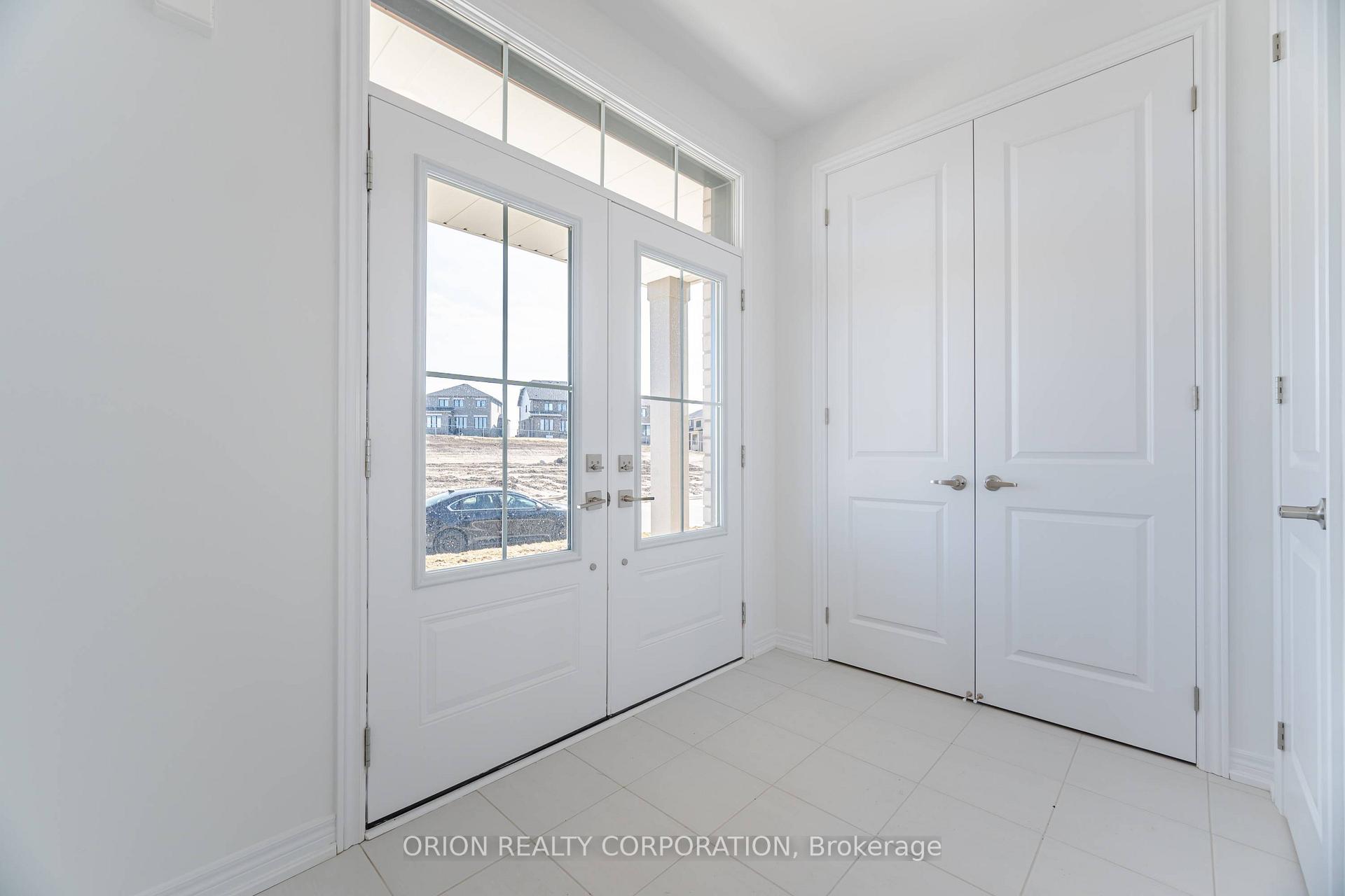 Photo 5 of 122 Thicketwood Avenue, Barrie, Rural Barrie Southeast — HOMEH