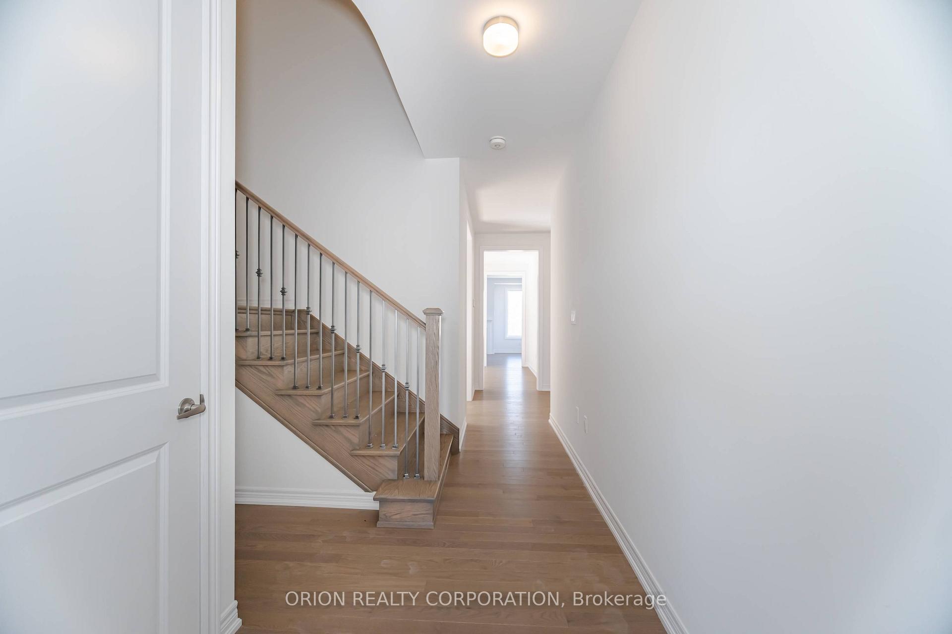 Photo 6 of 122 Thicketwood Avenue, Barrie, Rural Barrie Southeast — HOMEH