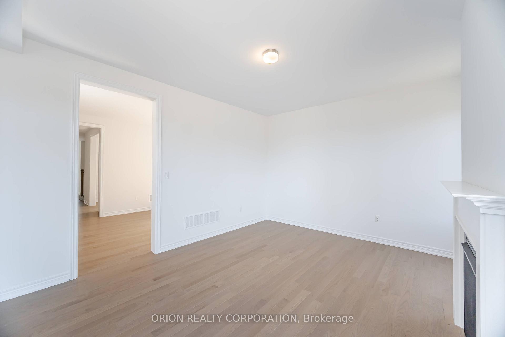 Photo 18 of 122 Thicketwood Avenue, Barrie, Rural Barrie Southeast — HOMEH