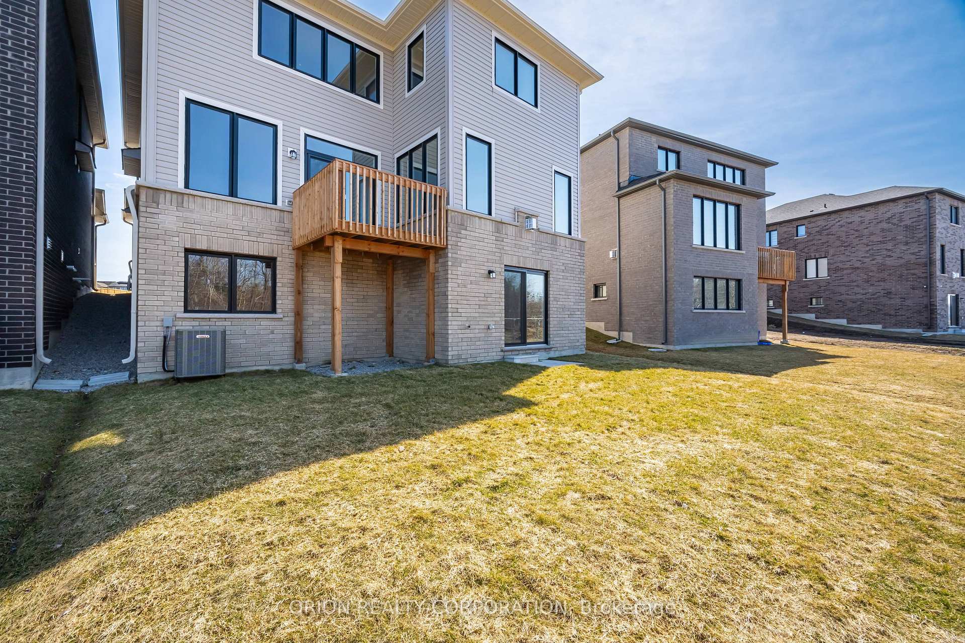 Photo 71 of 122 Thicketwood Avenue, Barrie, Rural Barrie Southeast — HOMEH